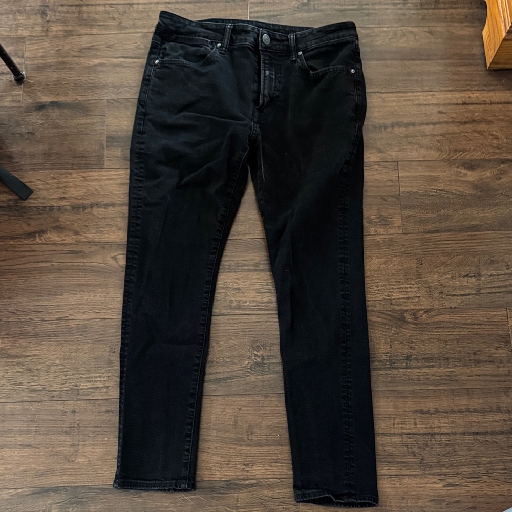 AE Black 24/7 Athletic Skinny Jeans